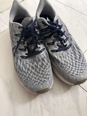 Nike Men's Athletic Running Shoes Gray with Navy Accents